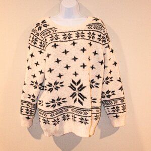 Barefoot Dreams Cozy Chic White and Black Sweater Size Large